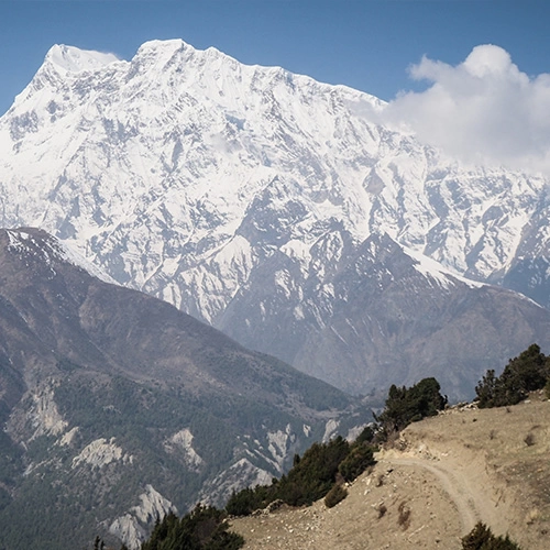 the-landscape-while-hiking-the-annapurna-circuit-in-nepal