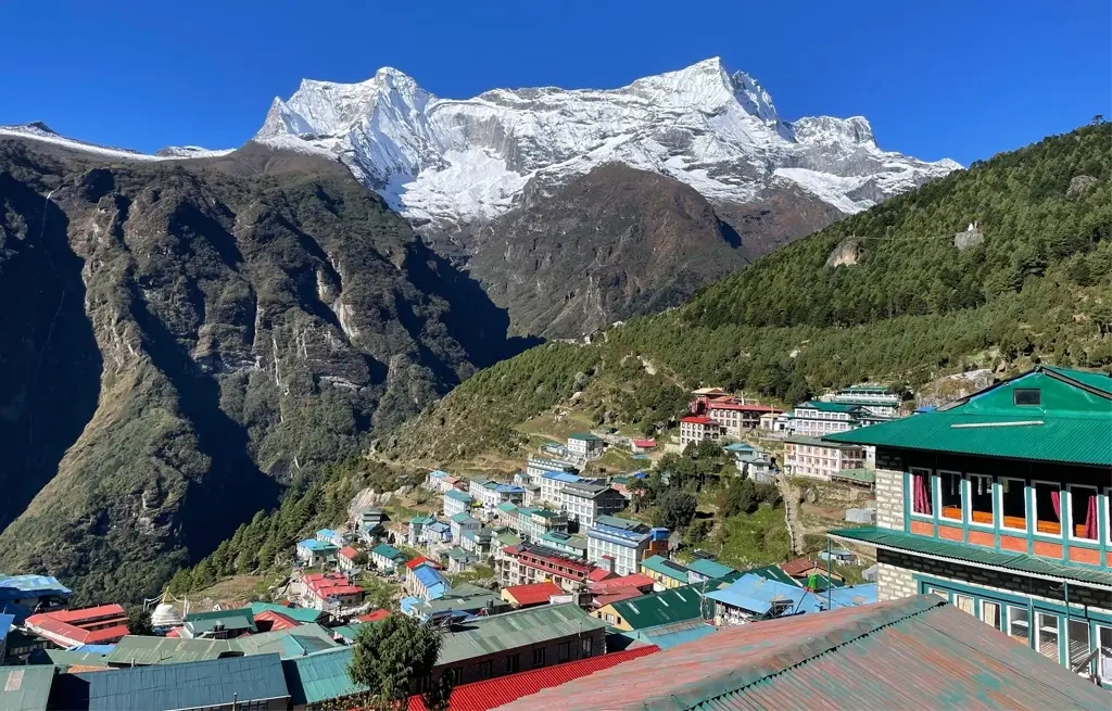 Web banner for Everest High Pass Trek with EBC