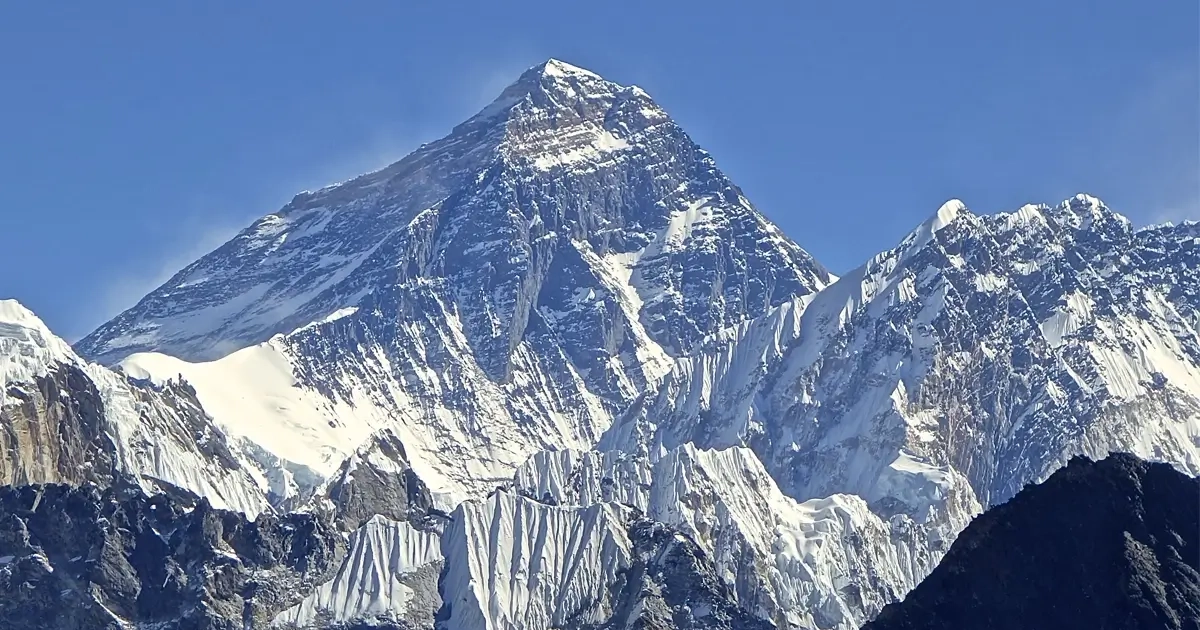 Awe-inspiring vistas of Mt. Everest 