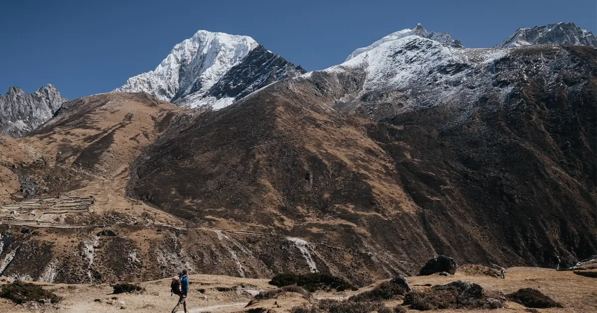 On the way to Gokyo Valley 